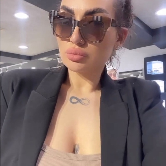 BURBERRY BE4364 KITTY Sunglass - Picture 1 of 14